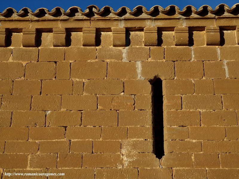 DETALLE DEL VANO SUR Y DE LOS CANECILLOS